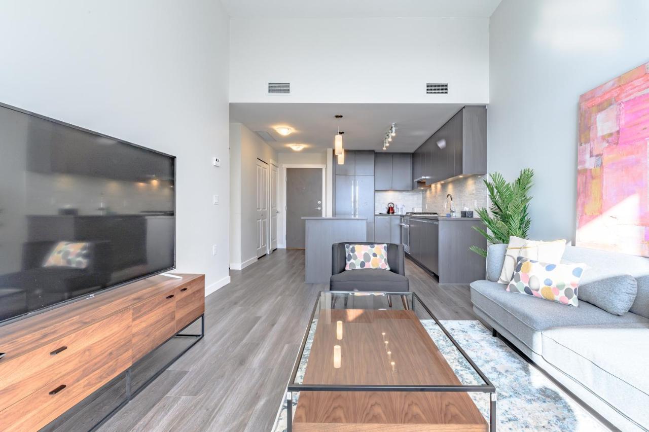 Aries Palace, Luxury Residential Condo In City Of Richmond Dış mekan fotoğraf