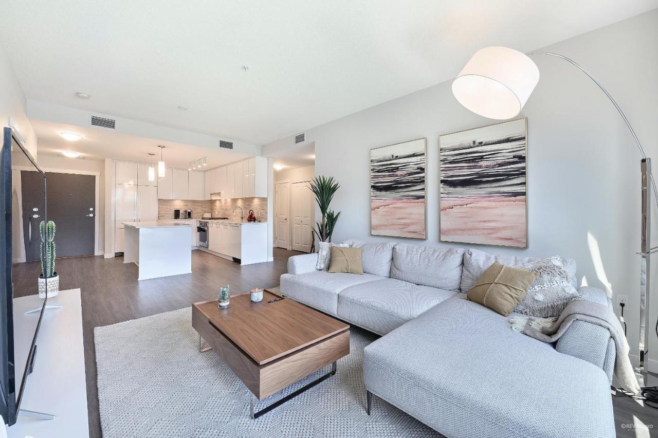 Aries Palace, Luxury Residential Condo In City Of Richmond Dış mekan fotoğraf