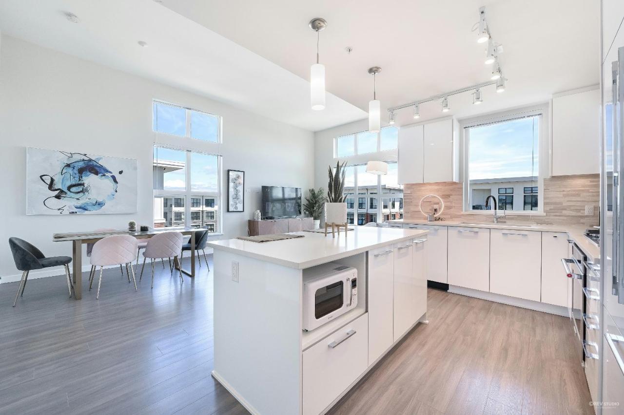 Aries Palace, Luxury Residential Condo In City Of Richmond Dış mekan fotoğraf