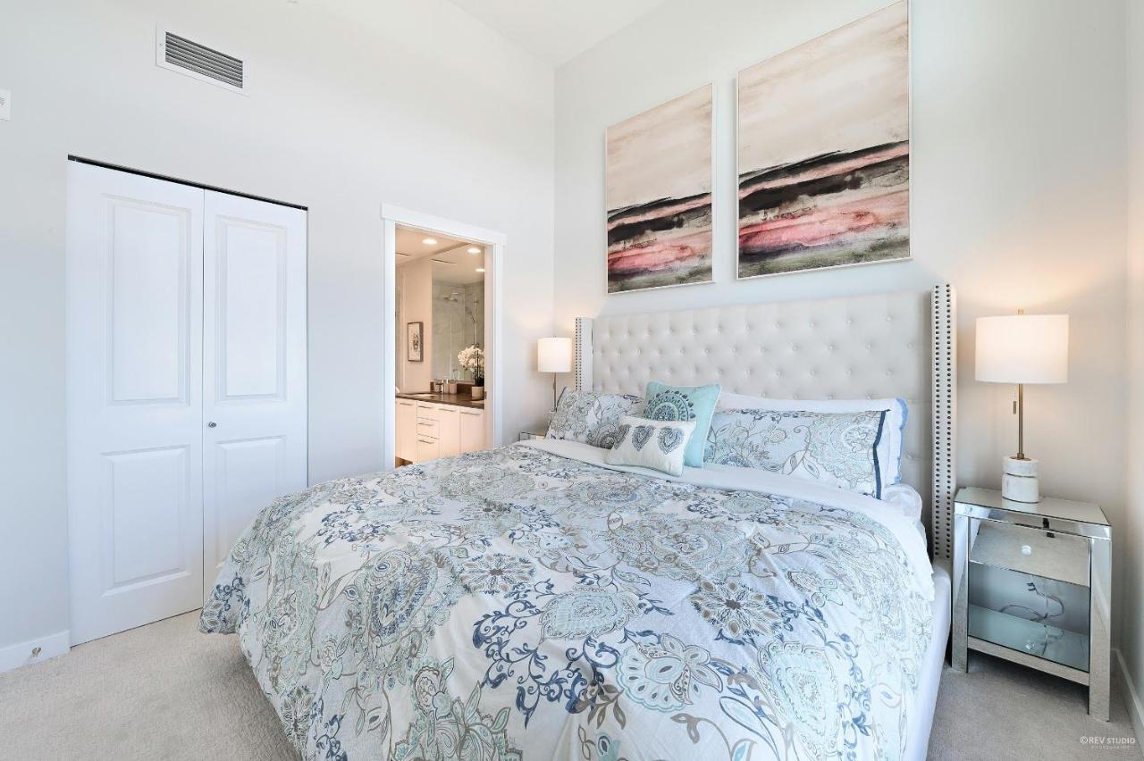 Aries Palace, Luxury Residential Condo In City Of Richmond Dış mekan fotoğraf