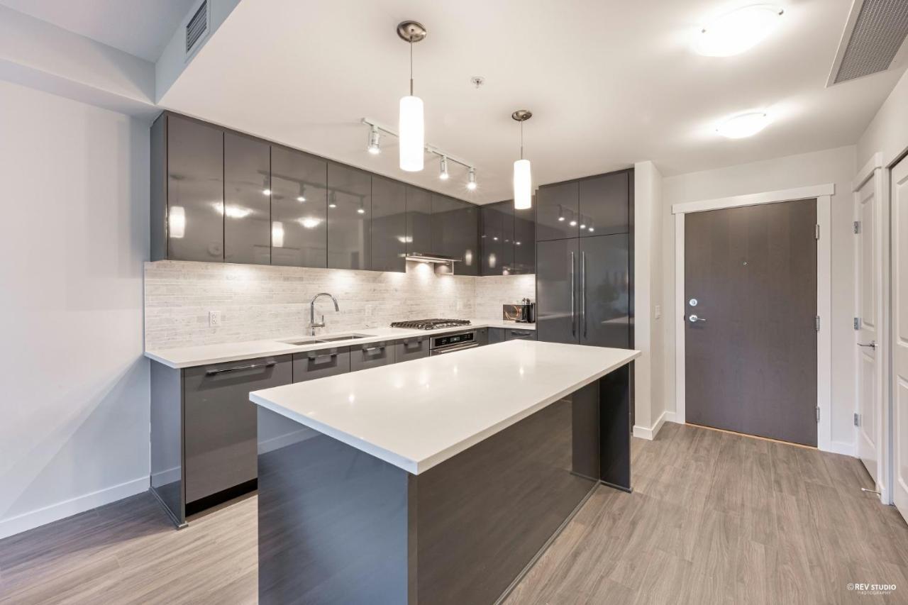 Aries Palace, Luxury Residential Condo In City Of Richmond Dış mekan fotoğraf